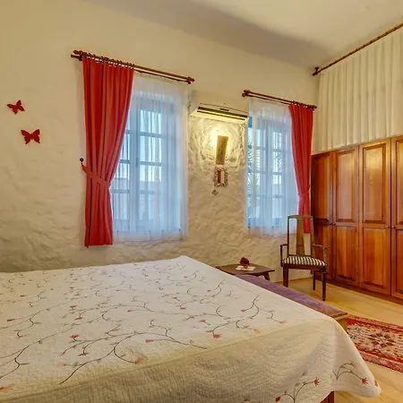 Lale Otel 3*