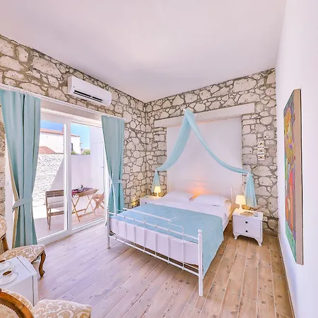 فندق Lale ألاتشاتي