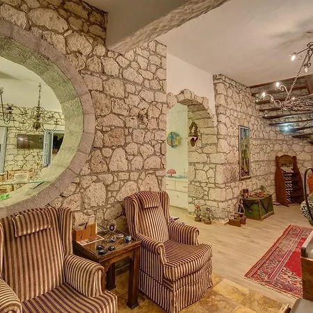 Lale Alaçatı