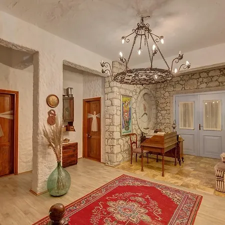 Lale Alaçatı