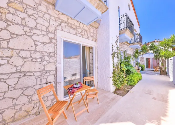 ホテル Lale アラカティ