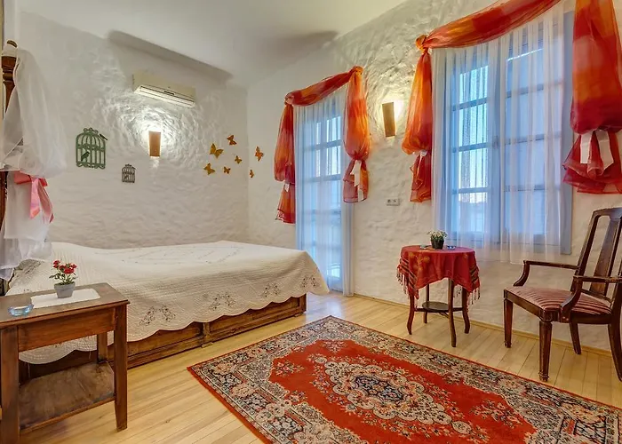 ホテル Lale アラカティ