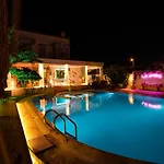 Lale Hotel 3*