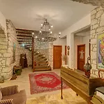Lale Hotel