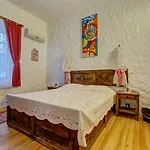 Lale Hotel 3*