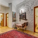 Lale Alaçatı