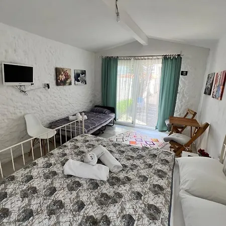 מלון Lale אלאקאטי